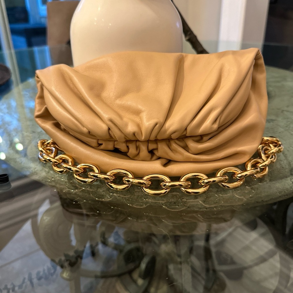 New $1950 Bottega Veneta Tan Leather Handbag with Gold Chain Belt Bag Crossbody